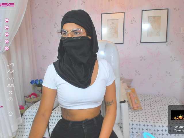 Live sex webcam photo for Myzoe #276387653