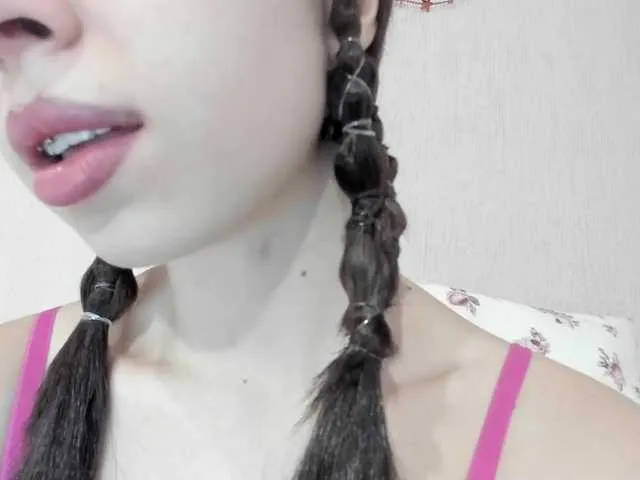 Live sex webcam photo for Mzxhhh #277002916