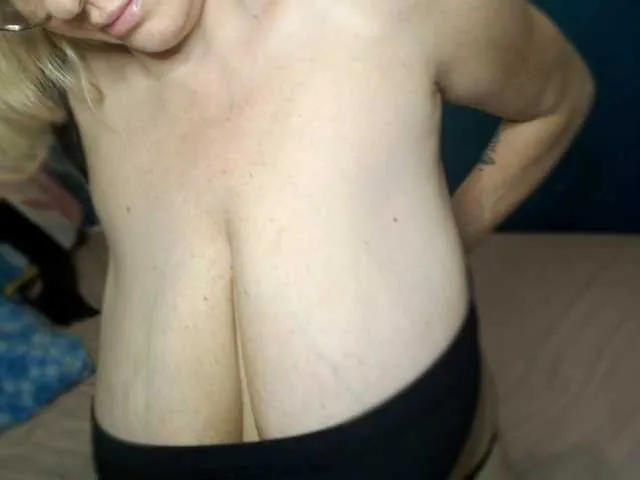 Live sex webcam photo for NADINNNE #292295339