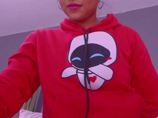 Live sex webcam photo for NAOMILUNA #272113869