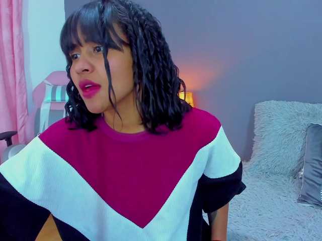 Live sex webcam photo for NAOMILUNA #272758381