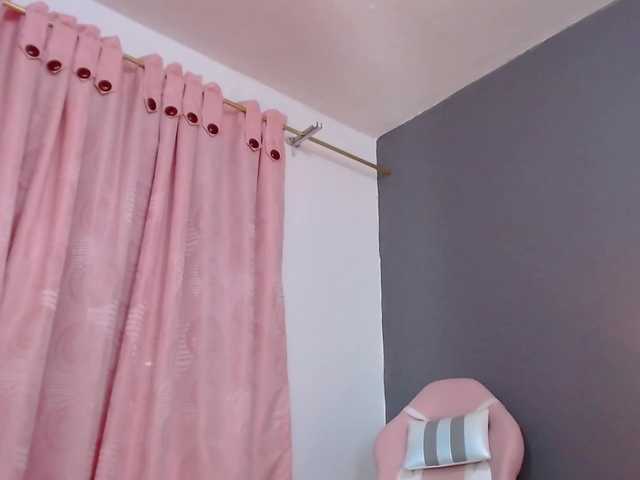 Live sex webcam photo for NAOMILUNA #273226301