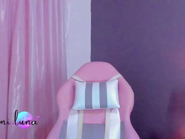 Live sex webcam photo for NAOMILUNA #274250572