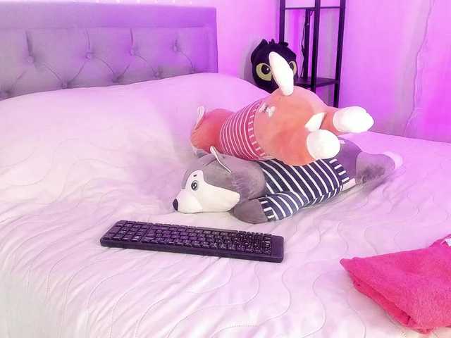 Live sex webcam photo for NAOMILUNA #276600285