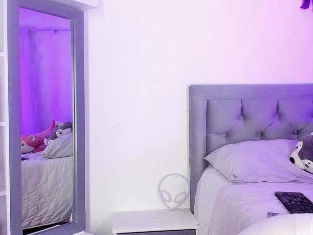 Live sex webcam photo for NAOMILUNA #276661830