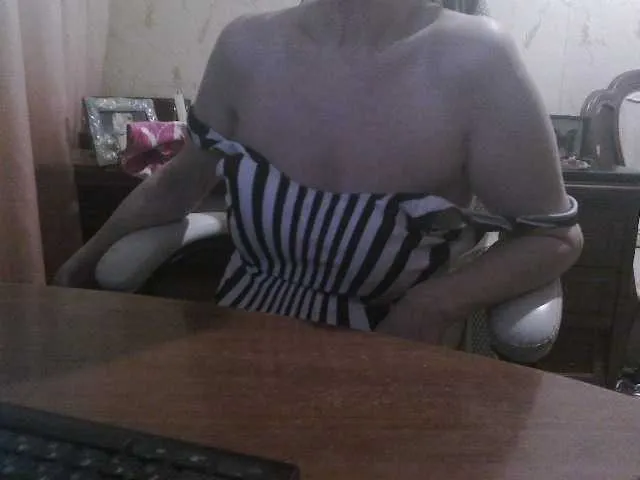 Live sex webcam photo for NATALA1986 #292545723