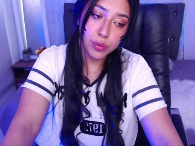 Live sex webcam photo for NATALIE-RUIZ #273950703