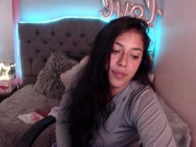 Live sex webcam photo for NATALIE-RUIZ #274097350