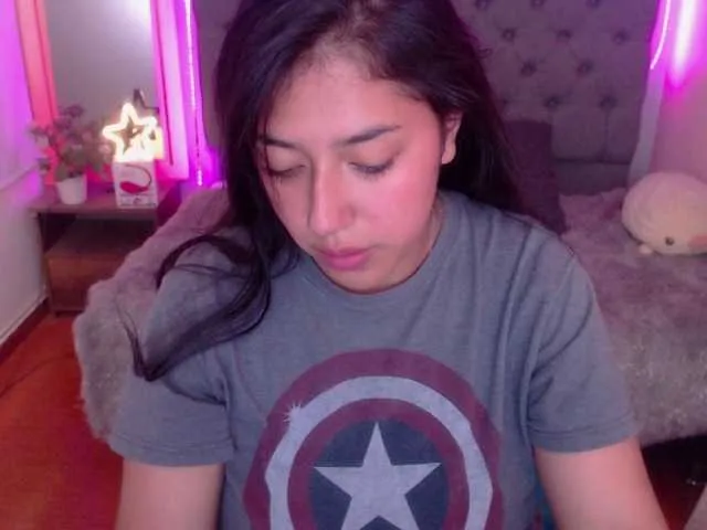 Live sex webcam photo for NATALIE-RUIZ #274311533