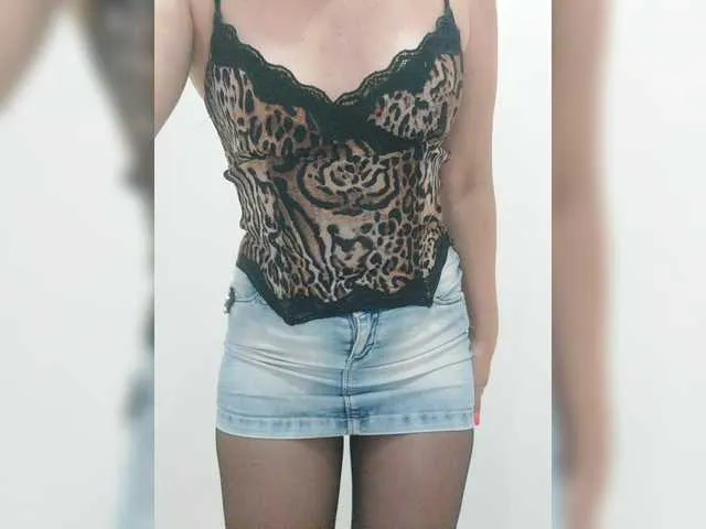 Live sex webcam photo for NERII11 #291654256