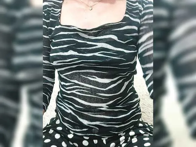 Live sex webcam photo for NERII11 #291782364