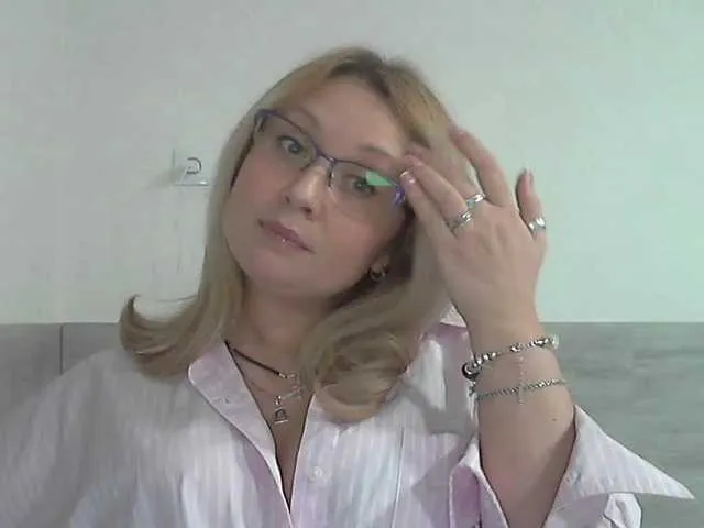 Live sex webcam photo for NERVOMOTINA #290282729