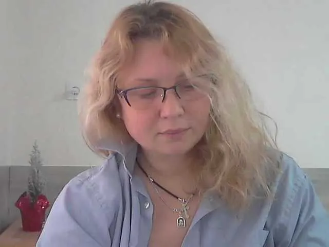Live sex webcam photo for NERVOMOTINA #290368292
