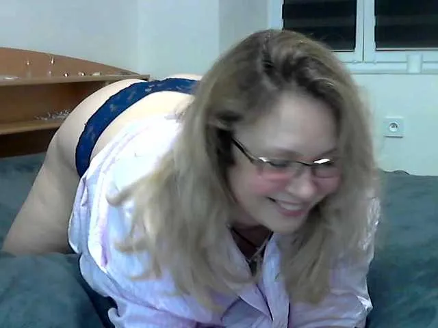Live sex webcam photo for NERVOMOTINA #290777017