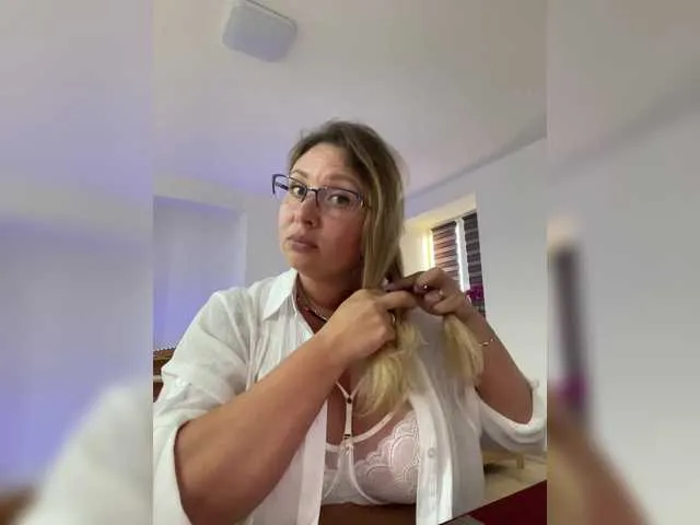 Live sex webcam photo for NERVOMOTINA #291302370