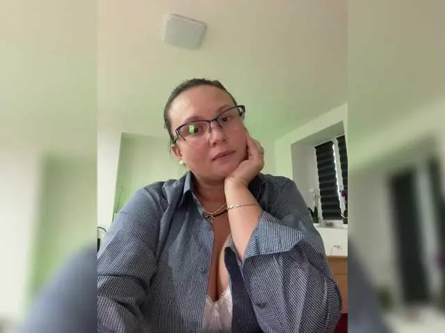 Live sex webcam photo for NERVOMOTINA #291441878