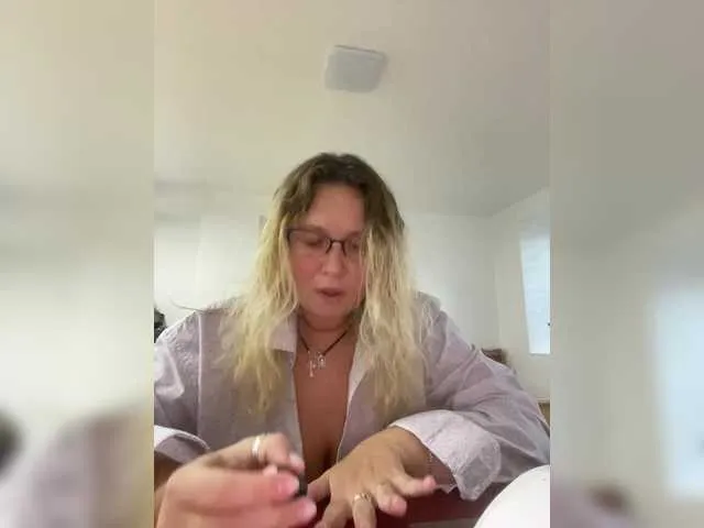 Live sex webcam photo for NERVOMOTINA #291455265