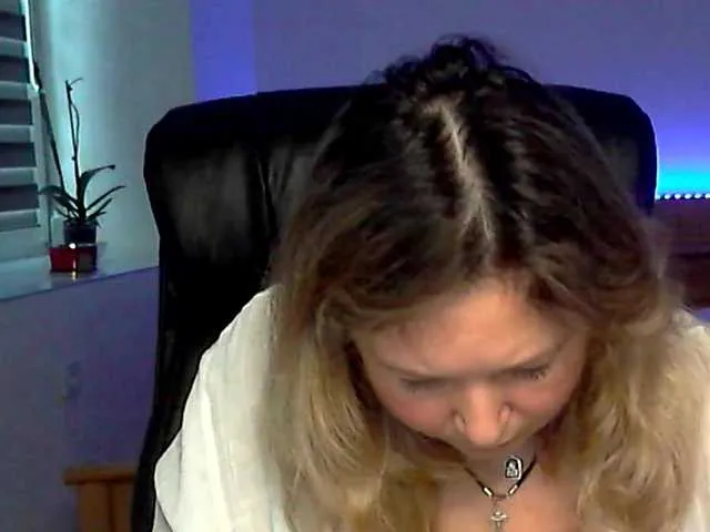 Live sex webcam photo for NERVOMOTINA #292402131