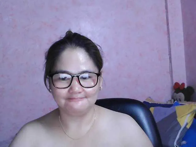 Live sex webcam photo for NICEtitspinay #276986056