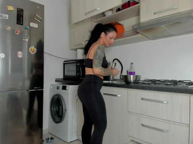 Live sex webcam photo for NNNoire #290567827