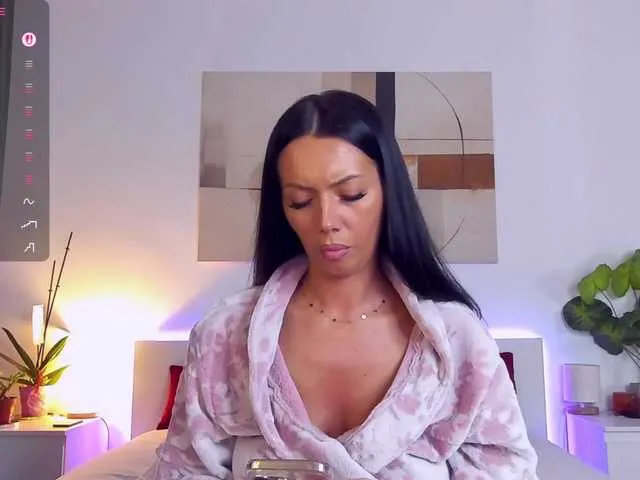 Live sex webcam photo for Nadeen69Nadia #292043279