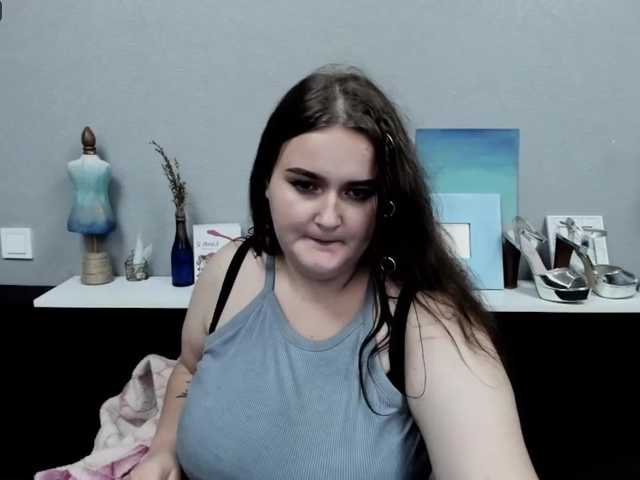 Live sex webcam photo for NadinRoar #274007434