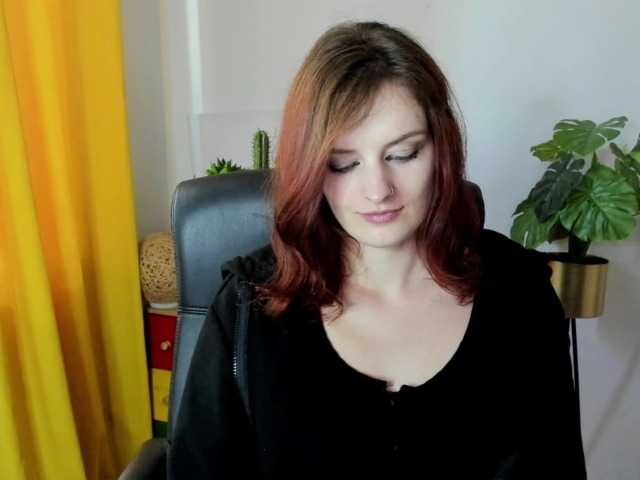 Live sex webcam photo for NadineGold #276209473