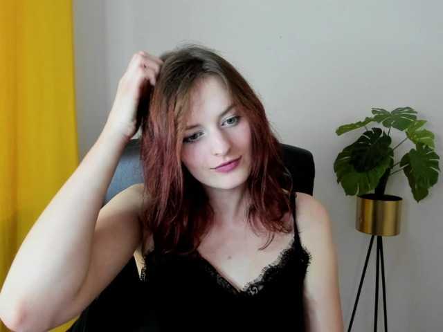 Live sex webcam photo for NadineGold #276274218