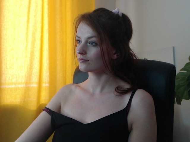 Live sex webcam photo for NadineGold #276409363