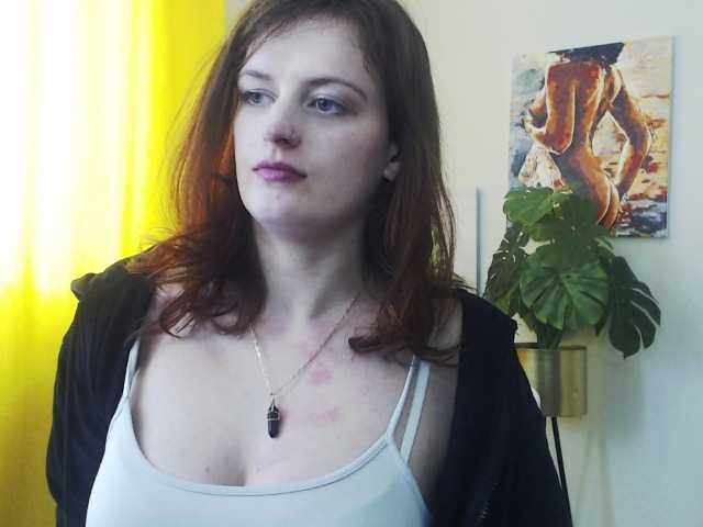 Live sex webcam photo for NadineGold #277912271