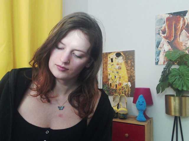 Live sex webcam photo for NadineGold #290307567