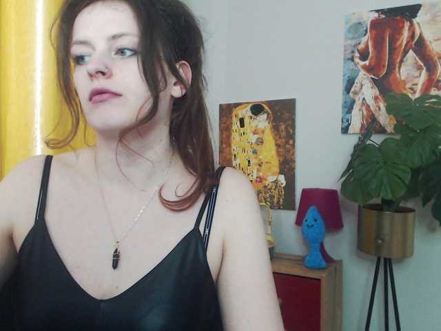 Live sex webcam photo for NadineGold #290487182