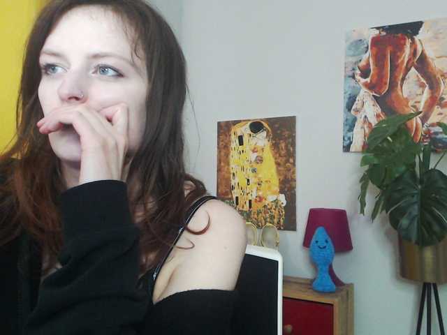 Live sex webcam photo for NadineGold #290534235