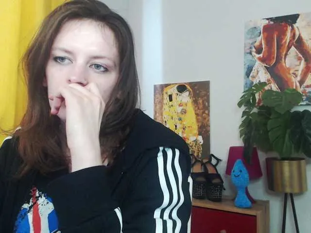 Live sex webcam photo for NadineGold #291043305