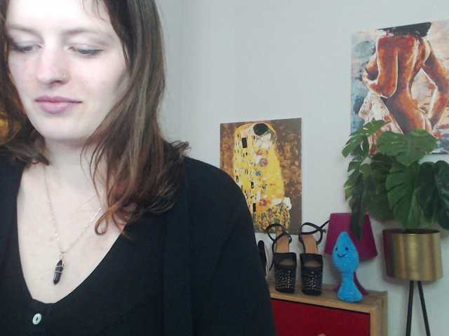 Live sex webcam photo for NadineGold #291075305