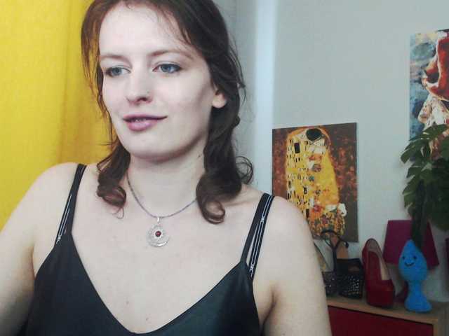Live sex webcam photo for NadineGold #291143168