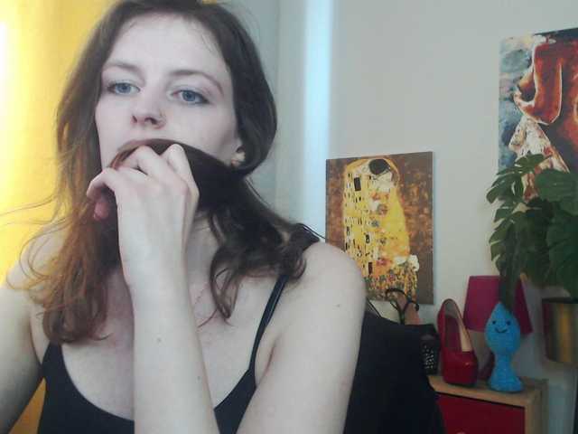 Live sex webcam photo for NadineGold #291184429