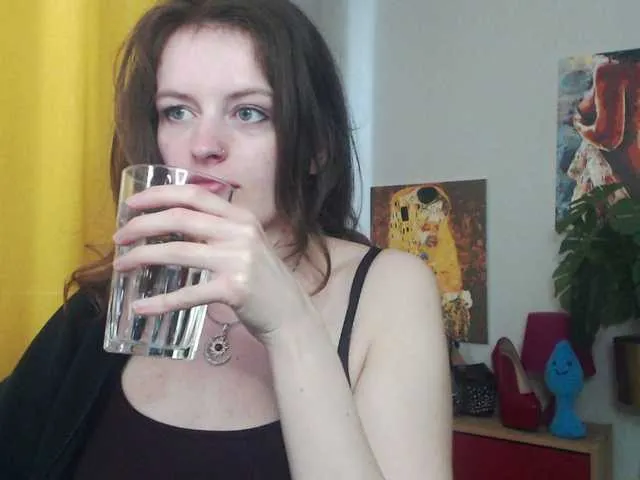 Live sex webcam photo for NadineGold #291270684