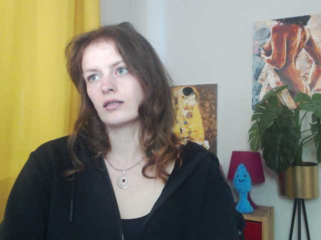 Live sex webcam photo for NadineGold #291775890