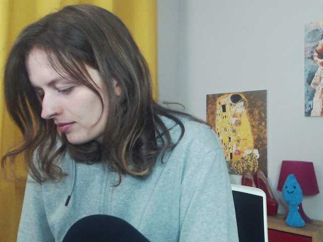 Live sex webcam photo for NadineGold #292153343