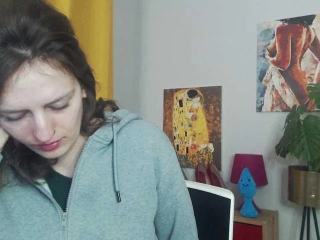 Live sex webcam photo for NadineGold #292293521