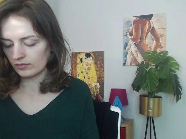 Live sex webcam photo for NadineGold #292354083