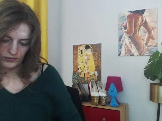 Live sex webcam photo for NadineGold #292401058