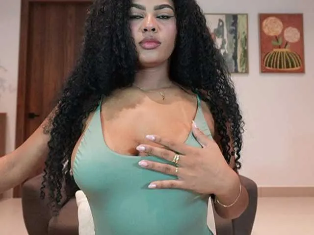 Live sex webcam photo for Nahomixjones #293769891