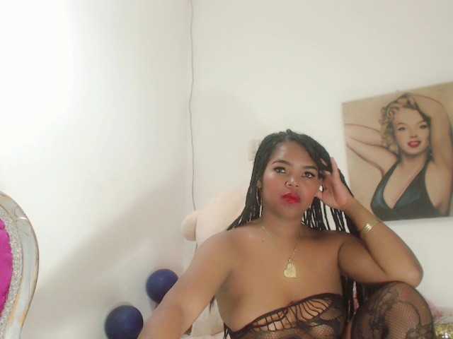 Live sex webcam photo for Nahomy-Maldon #271976708