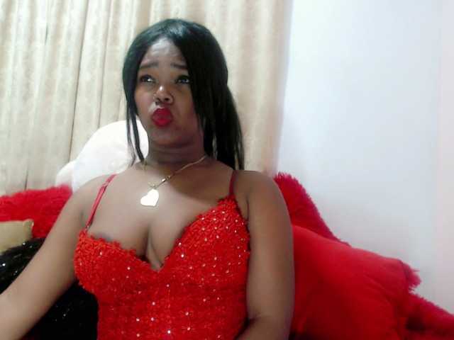 Live sex webcam photo for Nahomy-Maldon #272337492