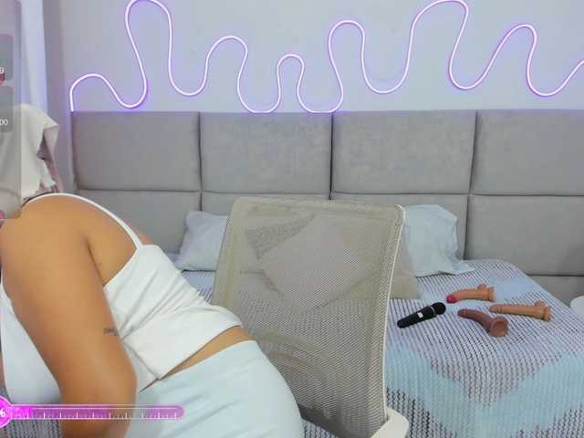 Live sex webcam photo for Nahomy1 #290668527