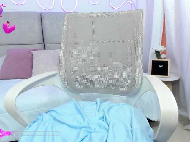 Live sex webcam photo for Nahomy1 #291104287