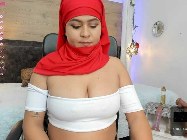 Live sex webcam photo for Nahomyy12 #276494488