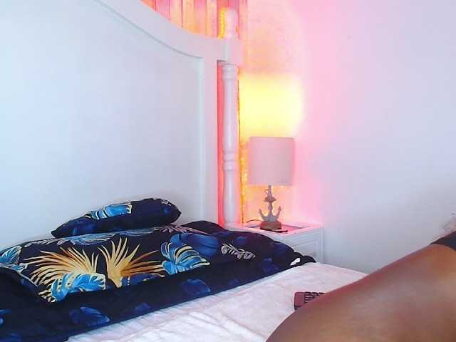 Live sex webcam photo for NaiaGils #290690587